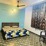 Blue Waves Guest House