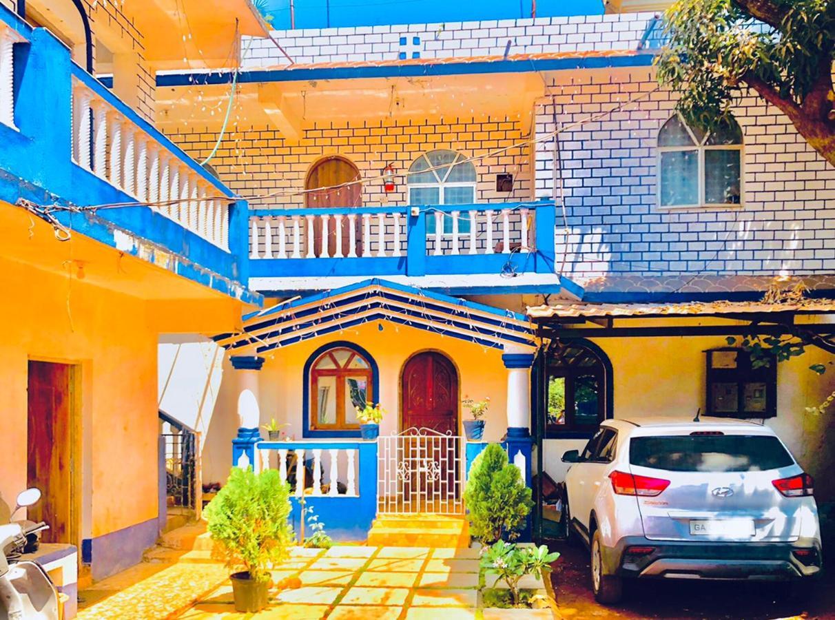 Blue Waves Guest house *