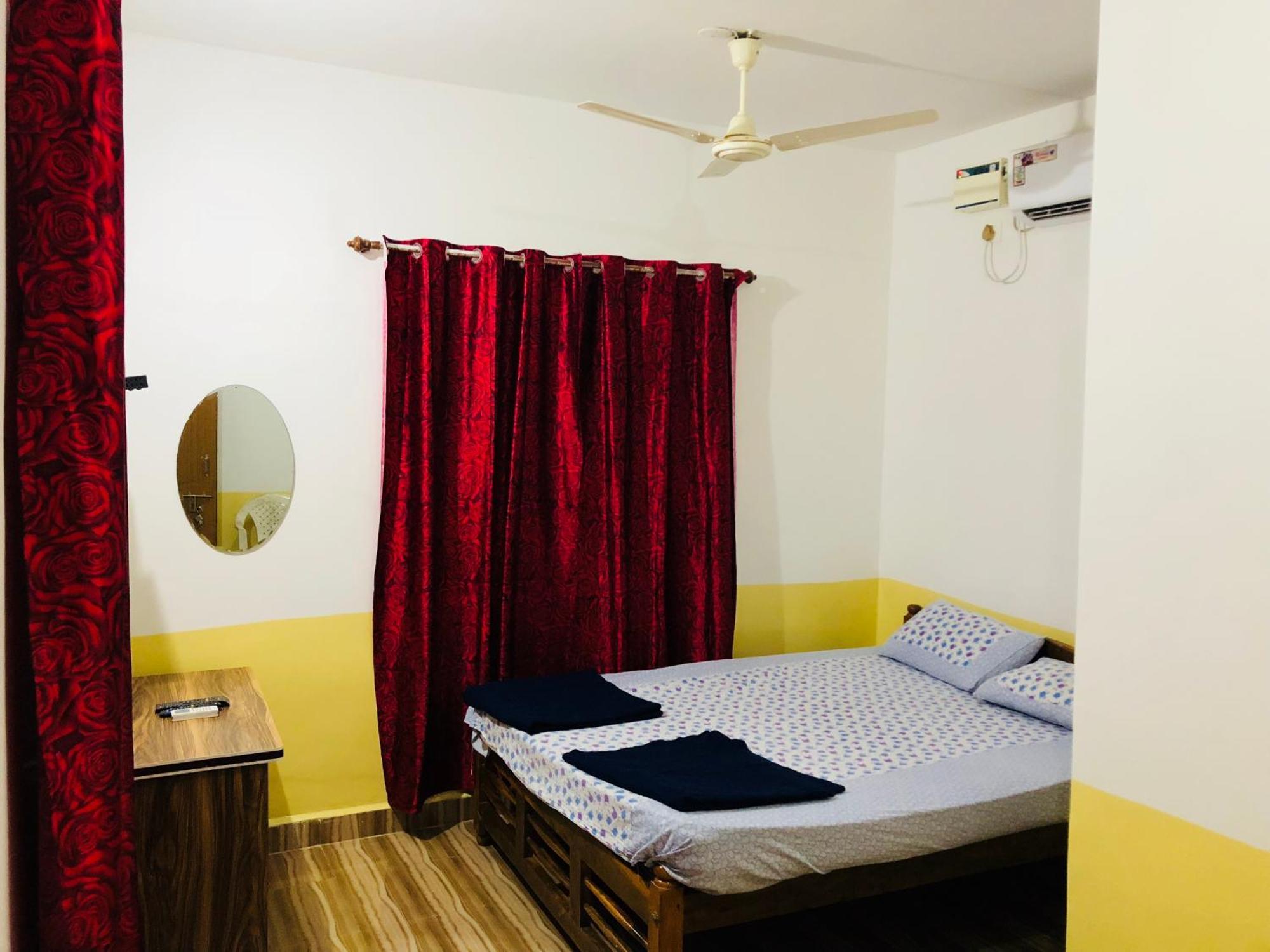 Blue Waves Guest house *