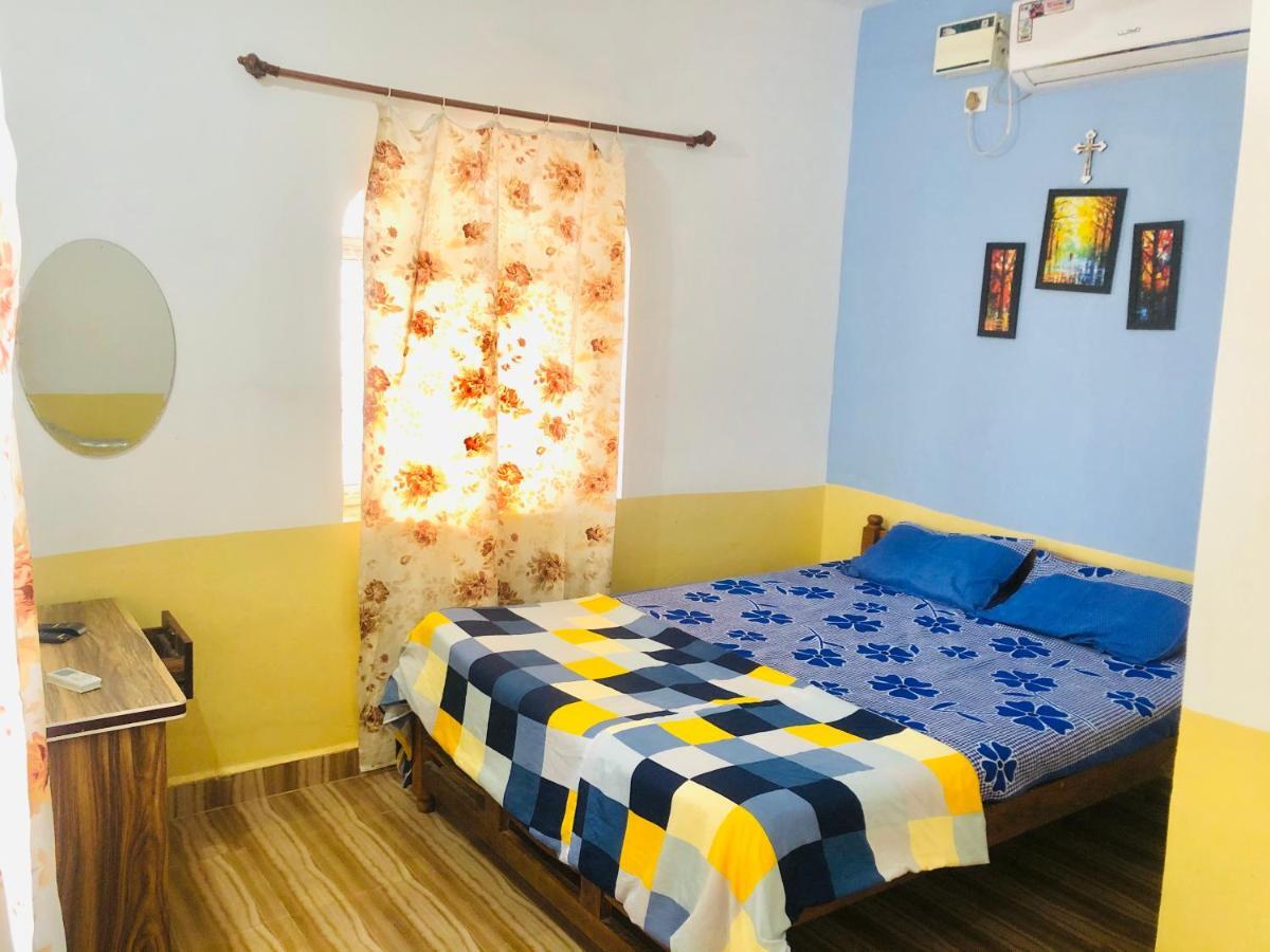 Blue Waves Guest house *